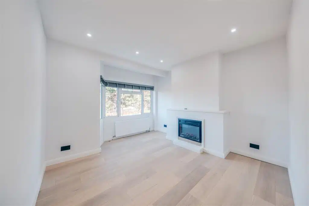 Flat Burnham Crescent in Dartford