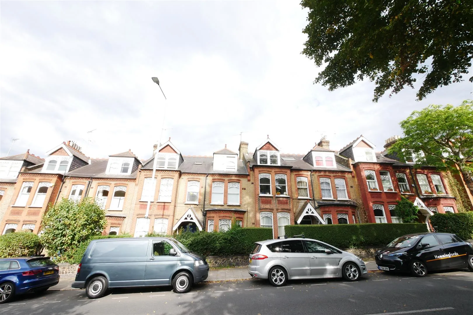 Flat Crouch Hill in Greater London