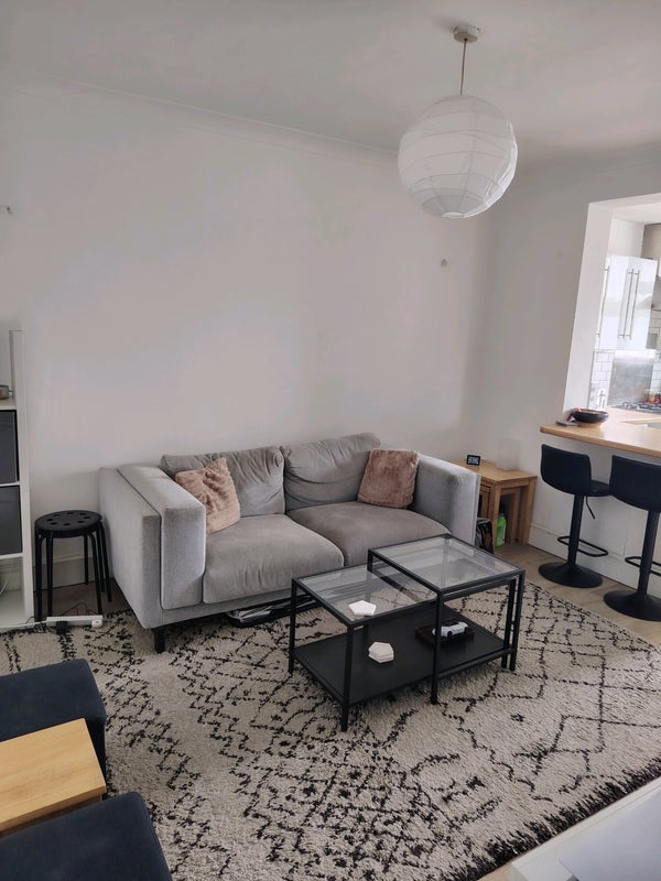 Room Broadwater Road in Greater London