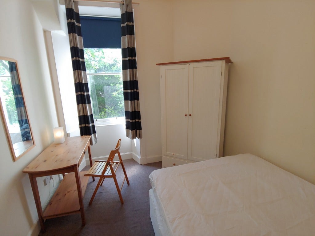 Flat Caledonian Place in City of Edinburgh