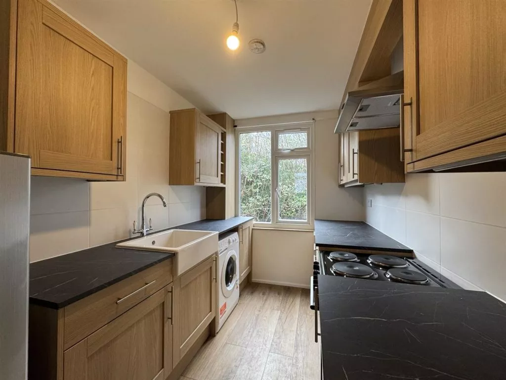Flat Hampstead Road in Mole Valley