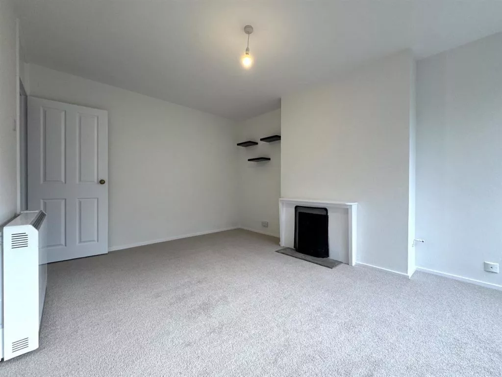 Flat Hampstead Road in Mole Valley