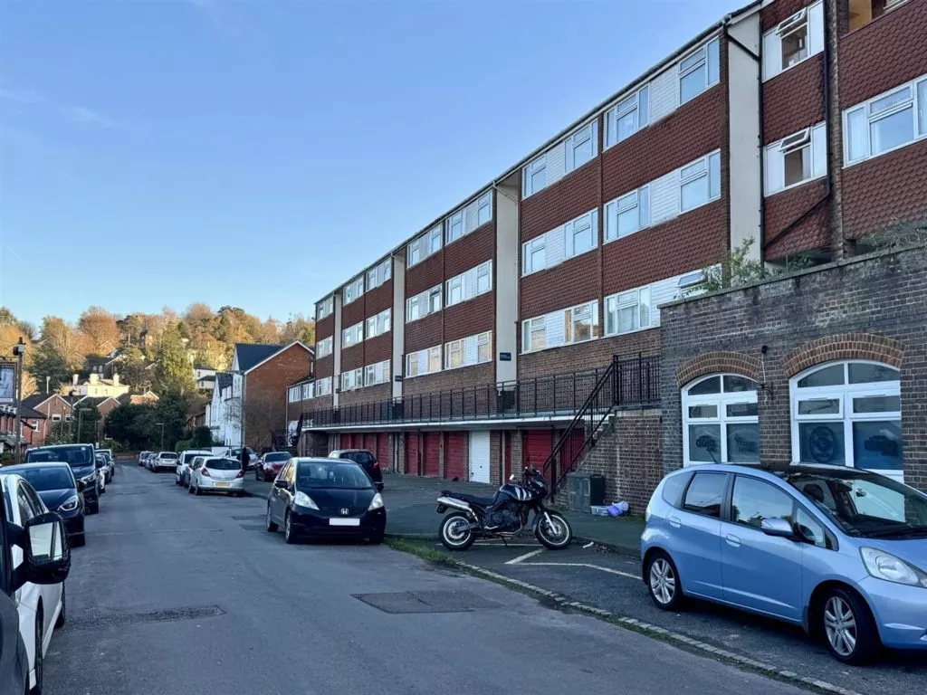 Flat Hampstead Road in Mole Valley