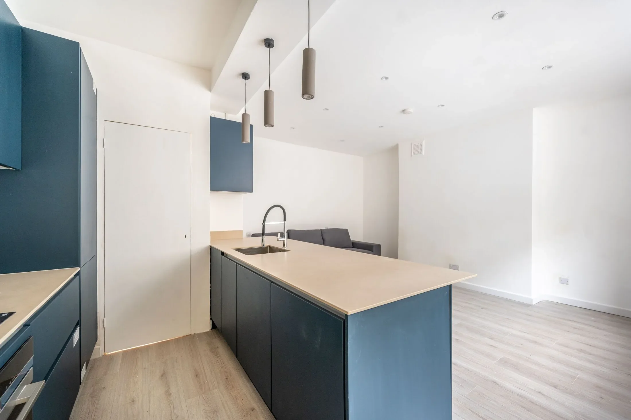 Flat Gloucester Terrace in City of Westminster