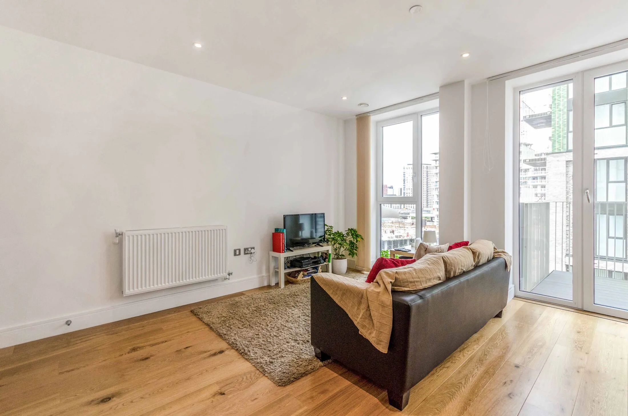 Flat Lower Lea Crossing in Greater London