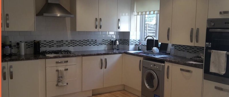 Room South Tenter Street in Greater London