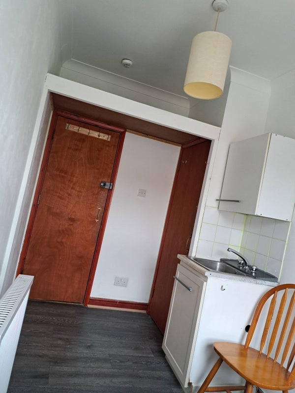 Room Northfield Avenue in Greater London