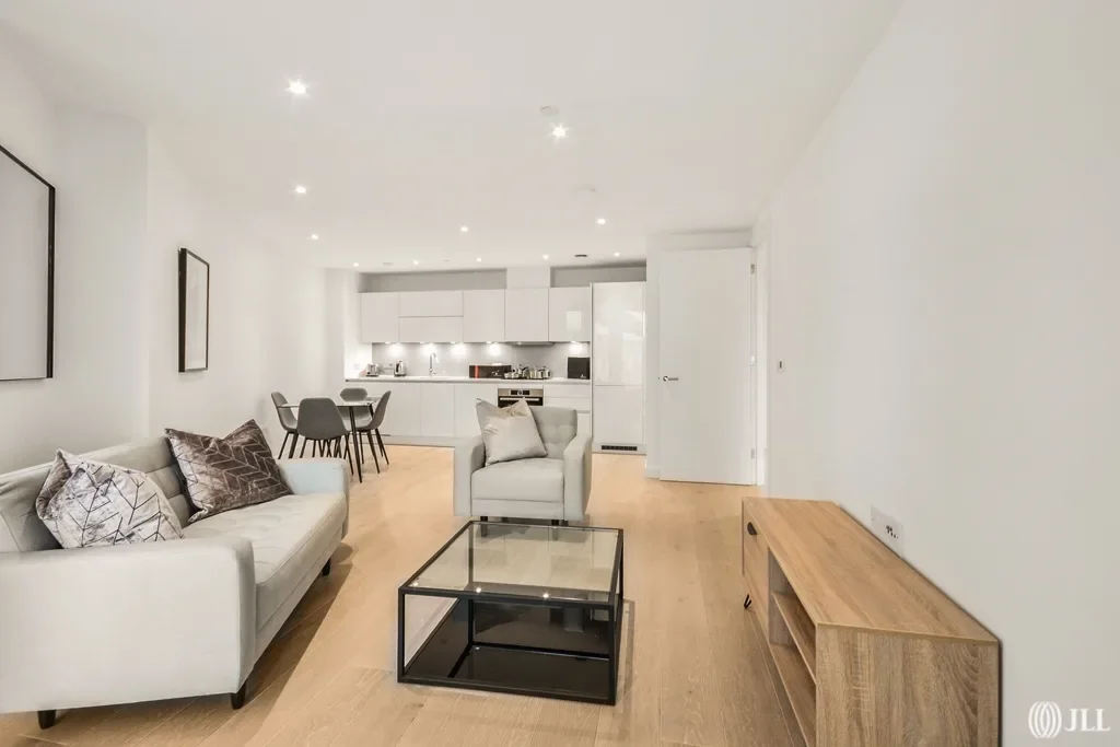 Flat Seven Sisters Road in Greater London