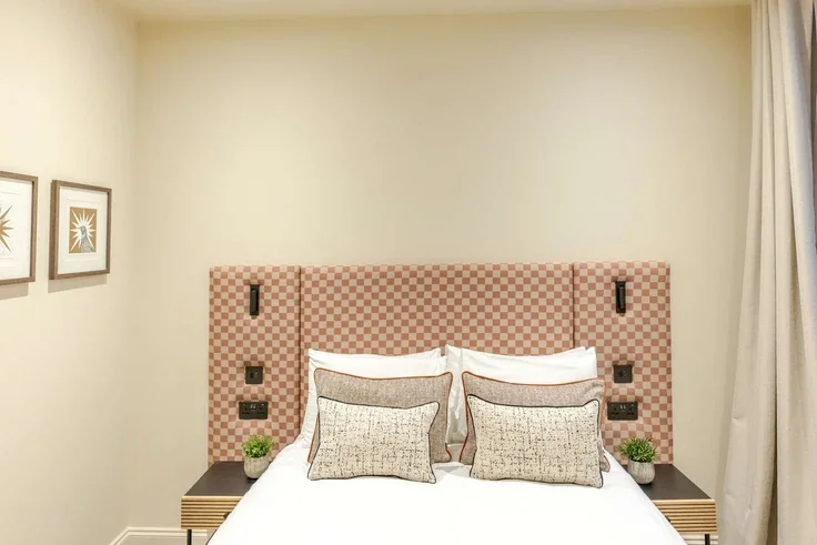 Room High Street in City of Edinburgh