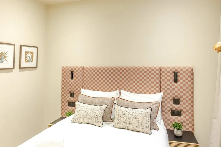 Room High Street in City of Edinburgh