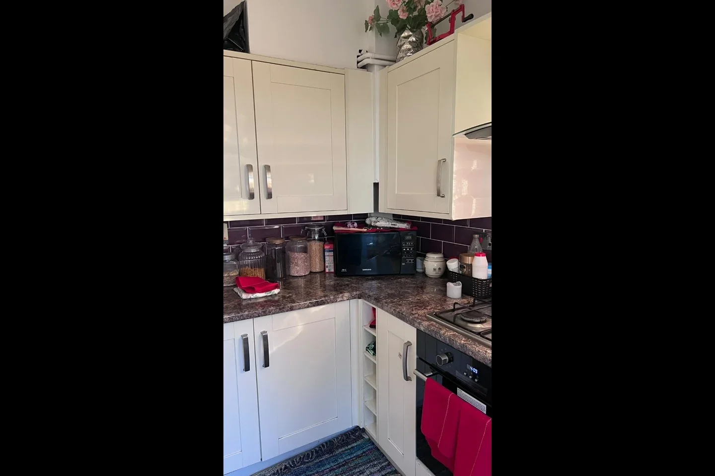 Room Masefield Road in Grays
