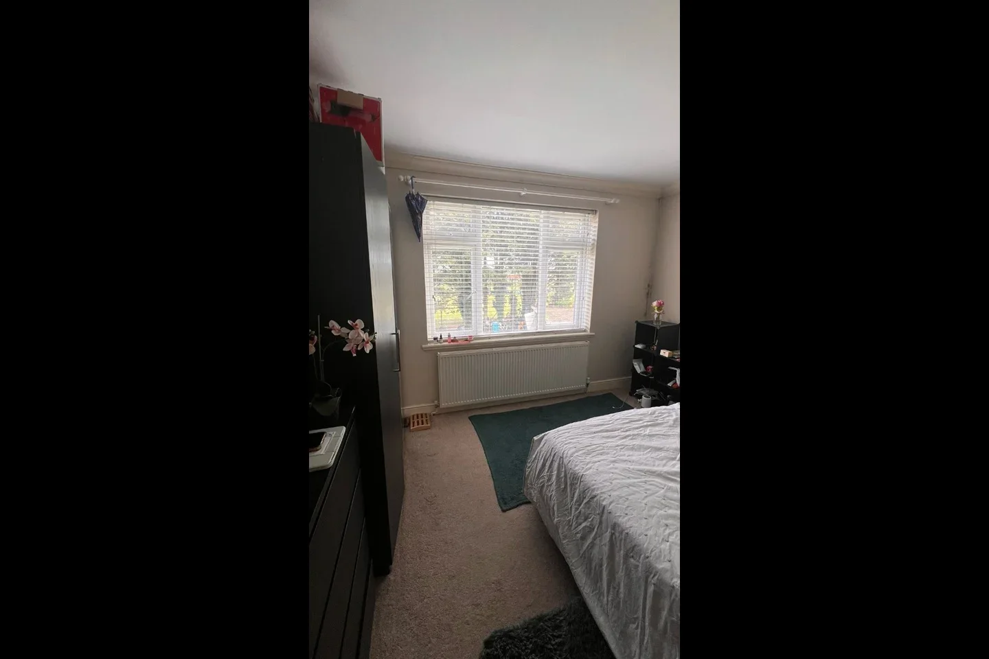 Room Masefield Road in Grays