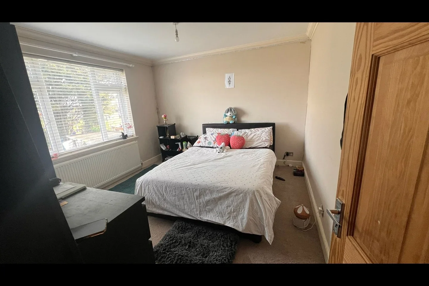 Room Masefield Road in Grays