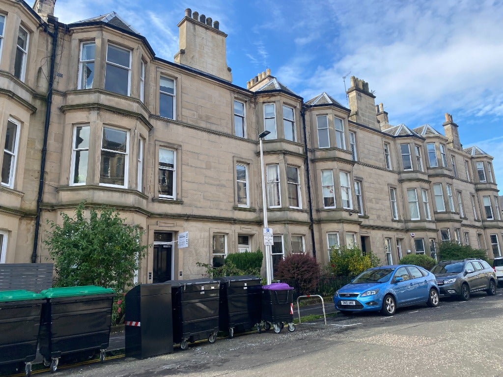 Flat Comely Bank Grove in City of Edinburgh
