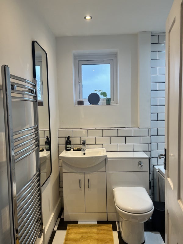Flat Oakfield Road in Greater London