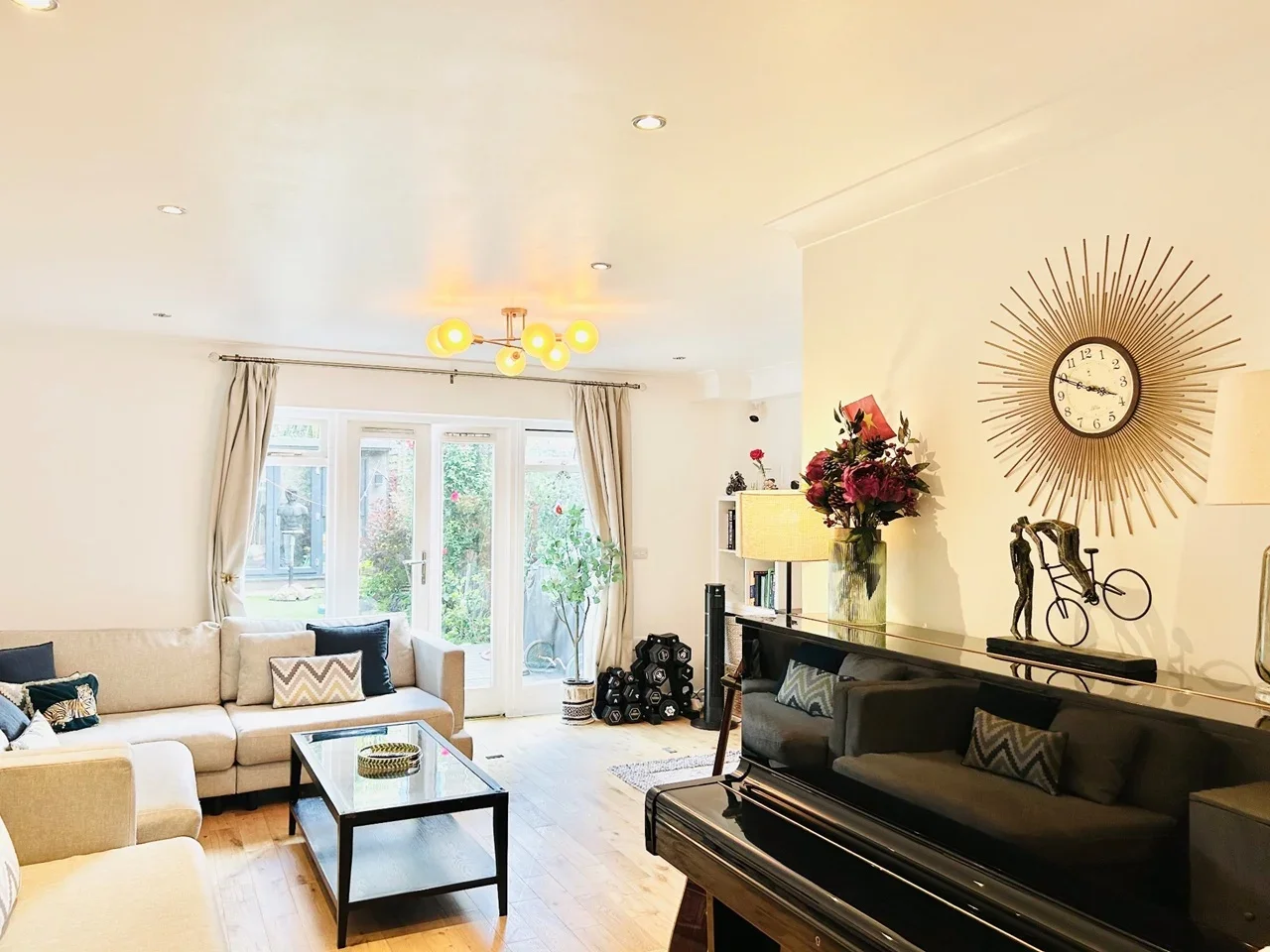 House Benjamin Mews in Greater London