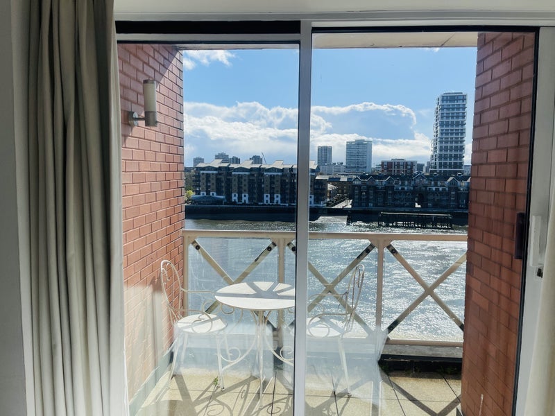 Room William Morris Way in Greater London