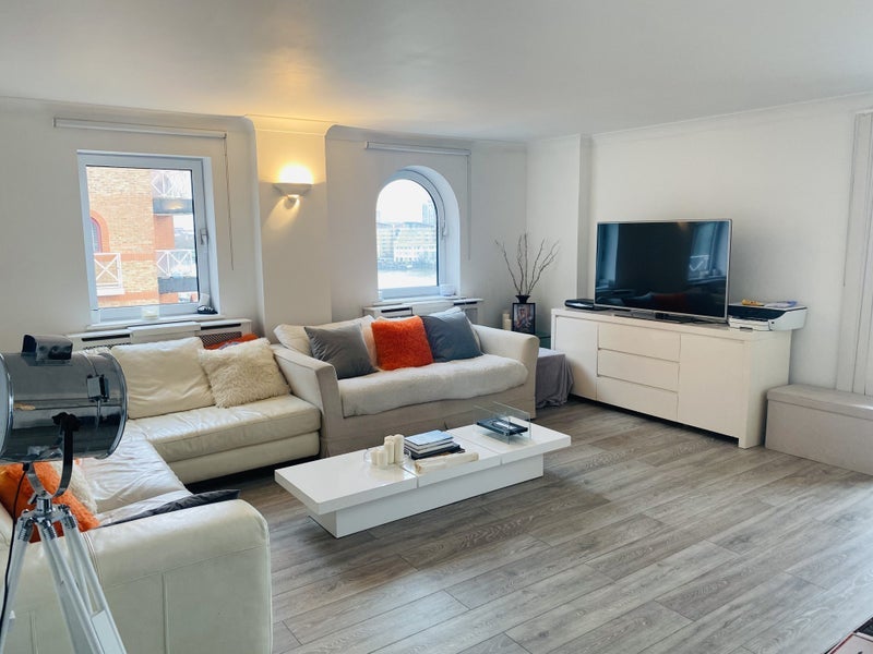 Room William Morris Way in Greater London