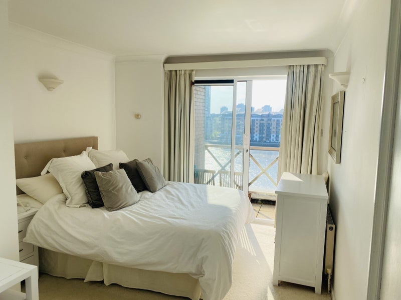 Room William Morris Way in Greater London