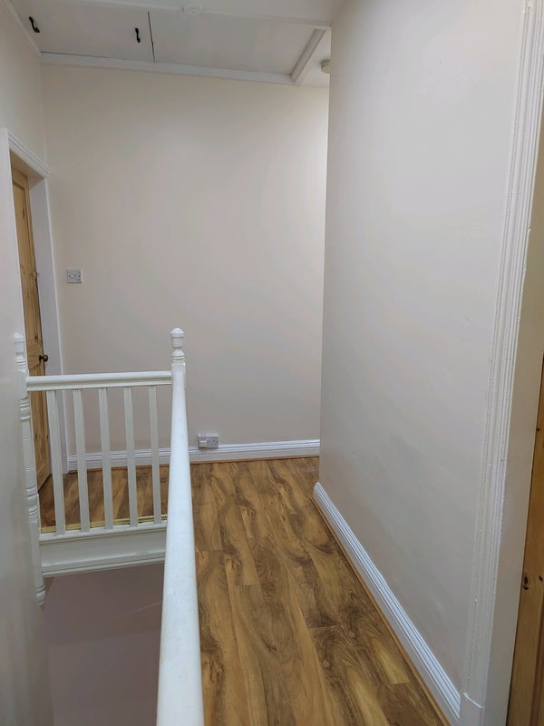 Room Glenfield Road in Leicester