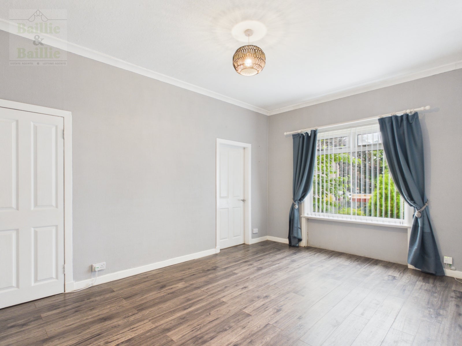 Flat Trinity Avenue in Glasgow