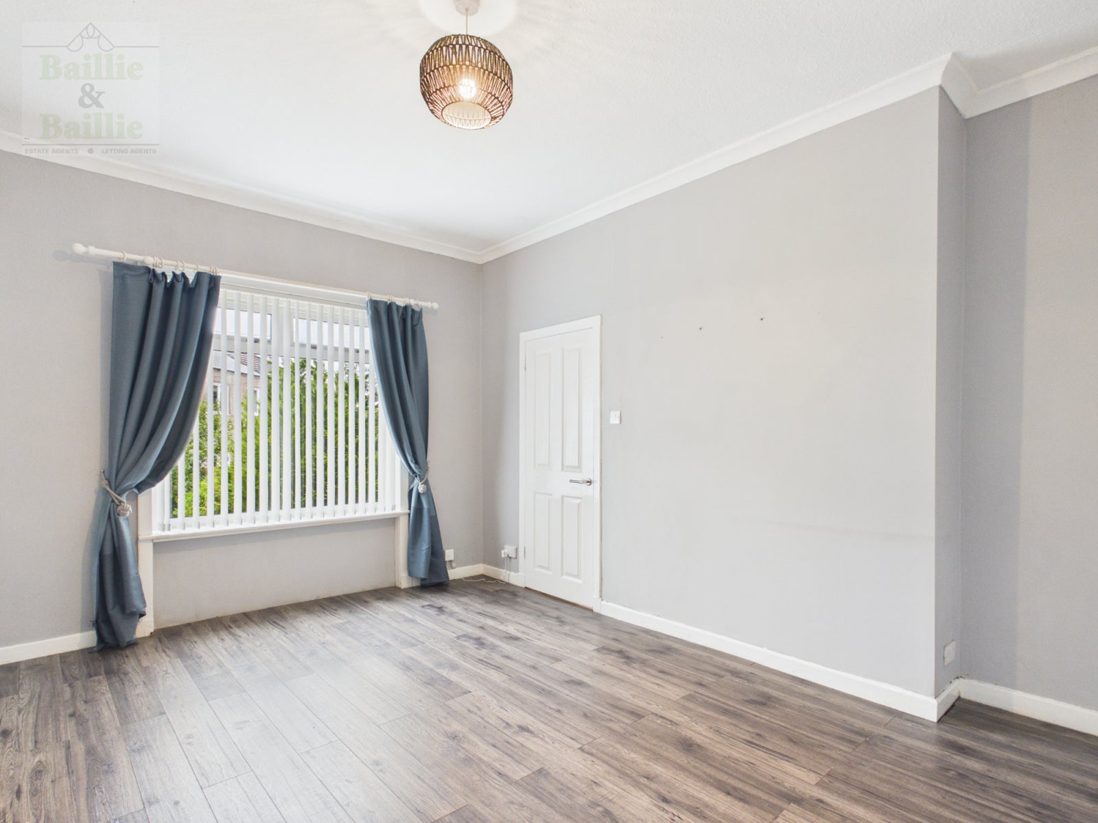 Flat Trinity Avenue in Glasgow