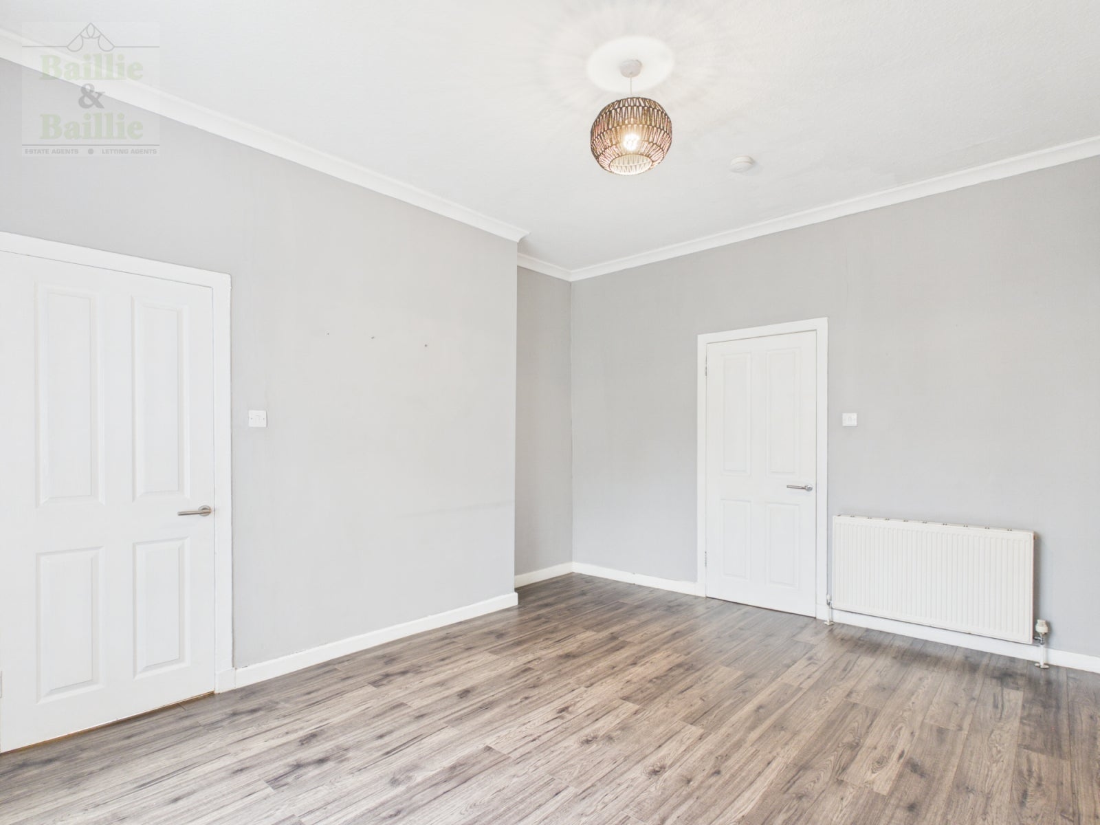 Flat Trinity Avenue in Glasgow