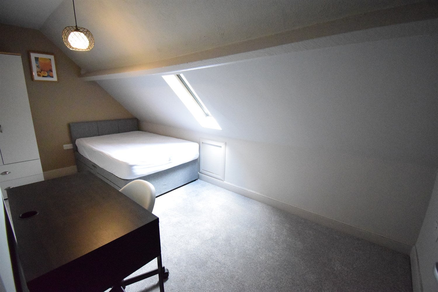 Room Broadway in Pontypridd