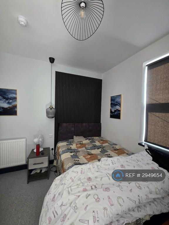 Room Ermine Road in Chester