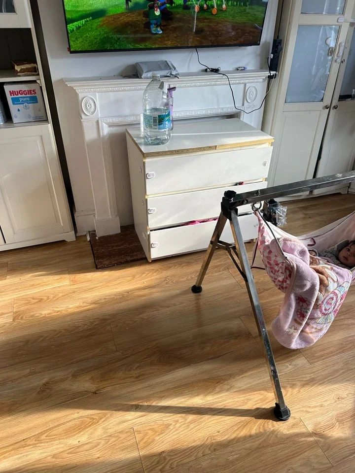 Room Lucas Avenue in Greater London