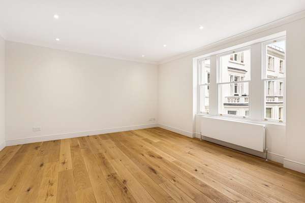 Flat Strathmore Gardens in Greater London