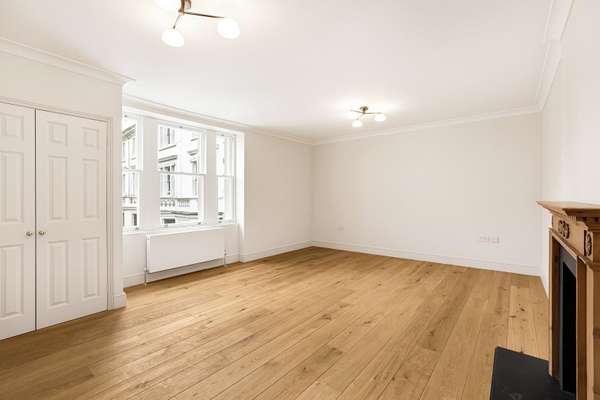 Flat Strathmore Gardens in Greater London