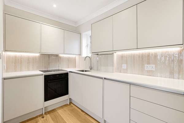 Flat Strathmore Gardens in Greater London