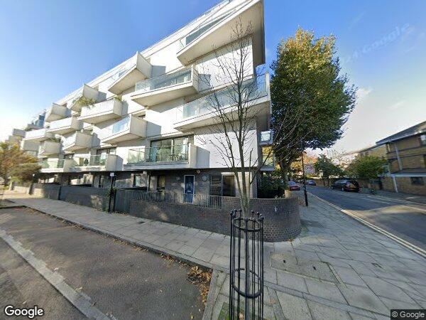 Flat Richmond Road in Greater London
