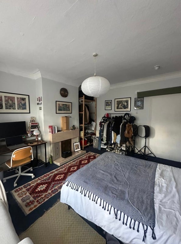 Room Hollingbourne Road in Greater London