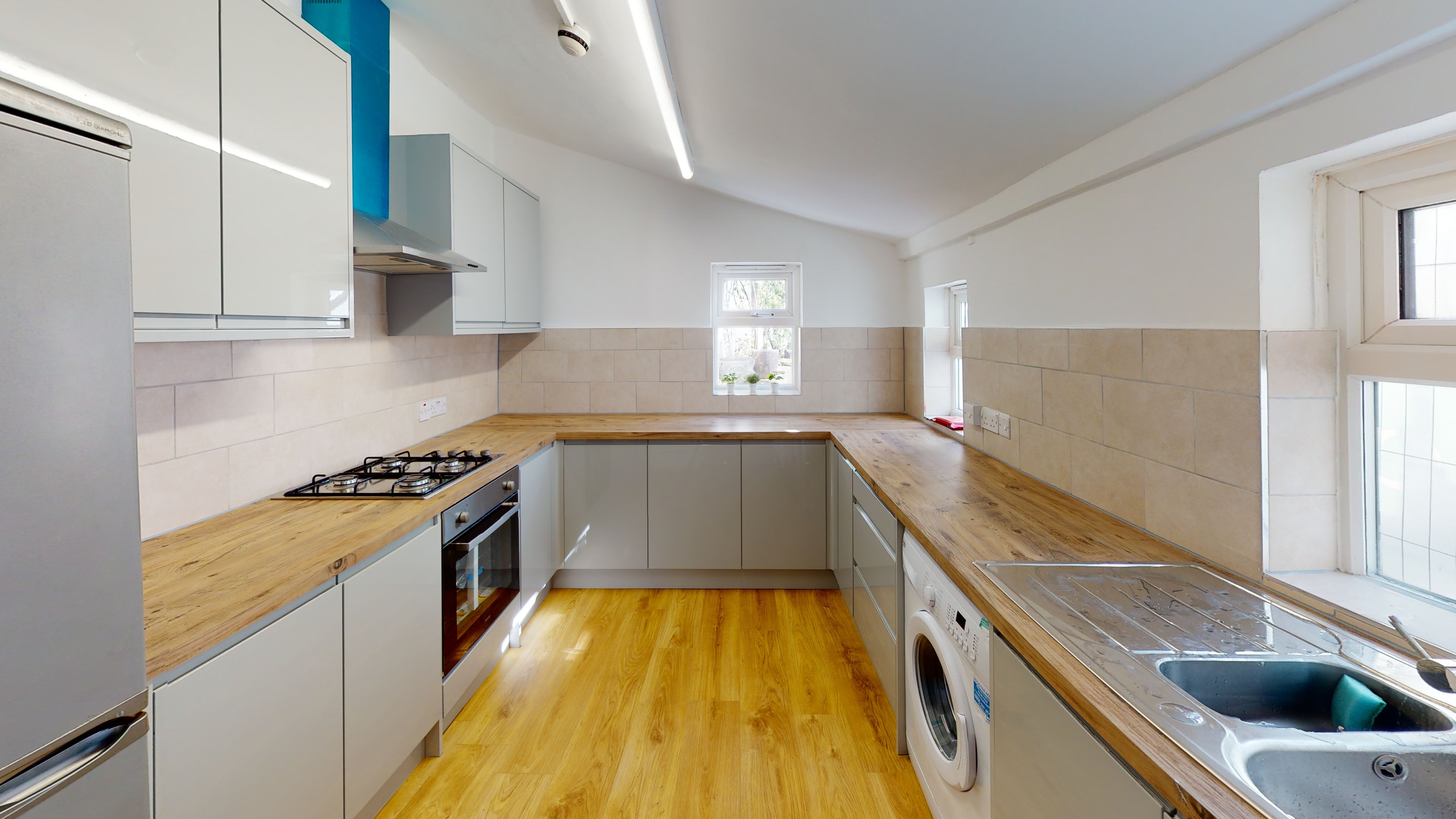 Flat Sutherland Square in Greater London