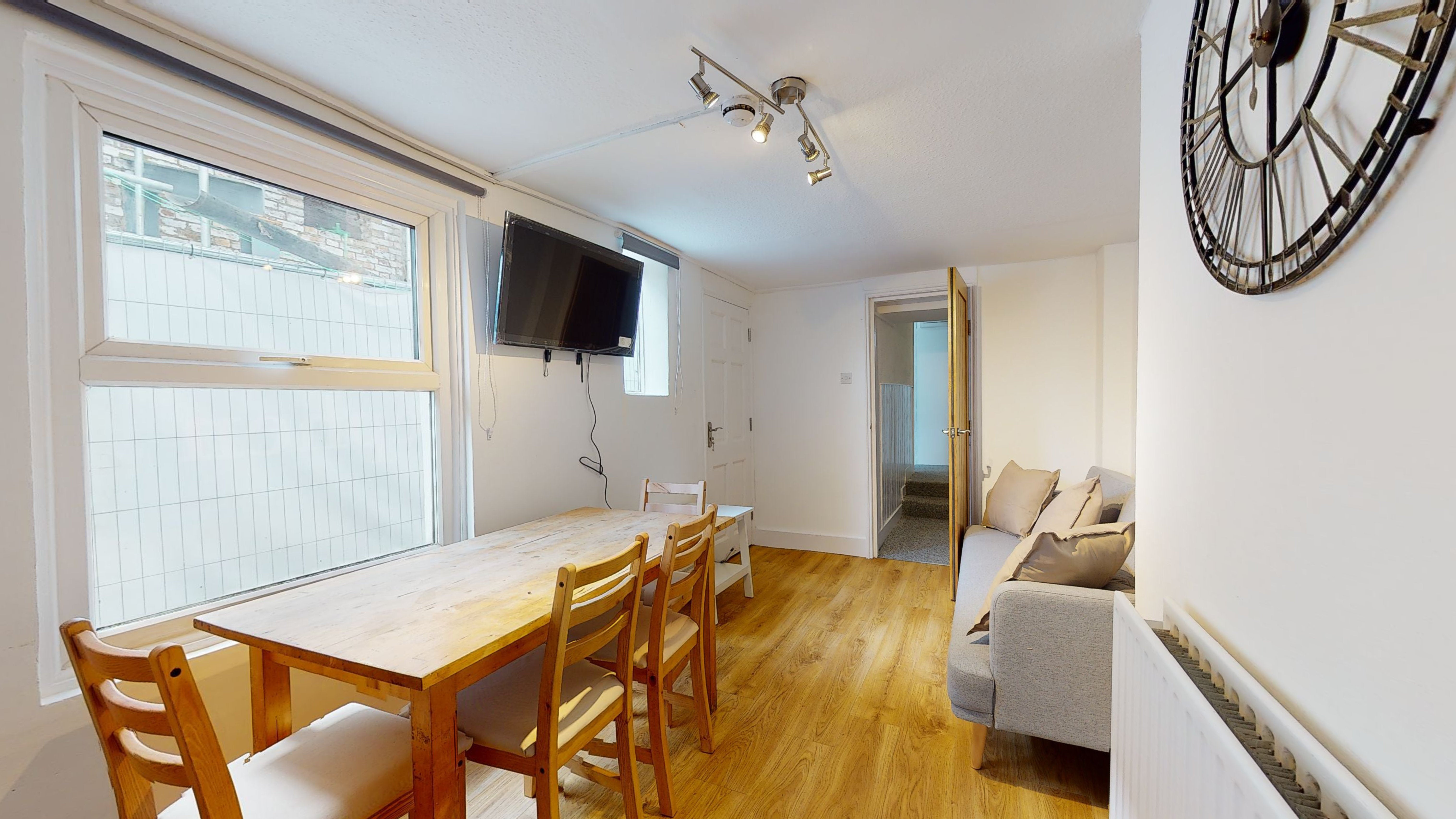 Flat Sutherland Square in Greater London