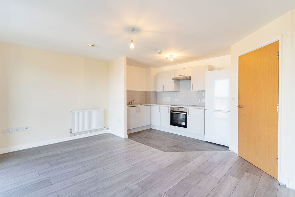 Flat London Road in Greater London