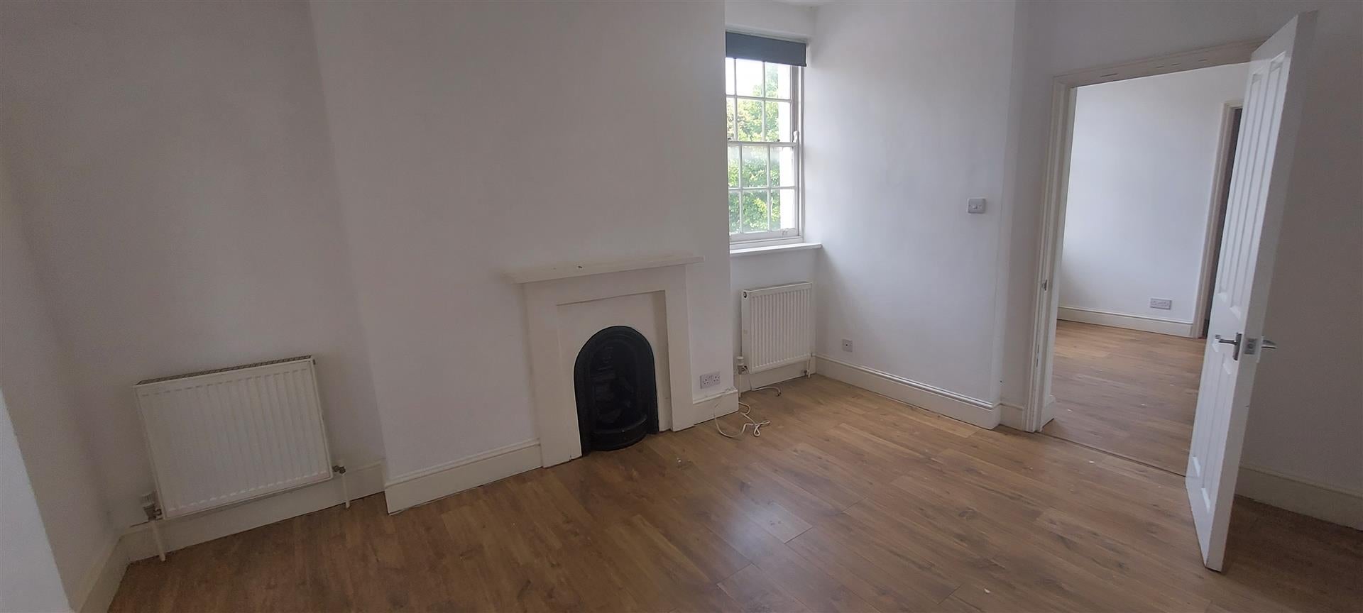 Flat Mare Street in Greater London