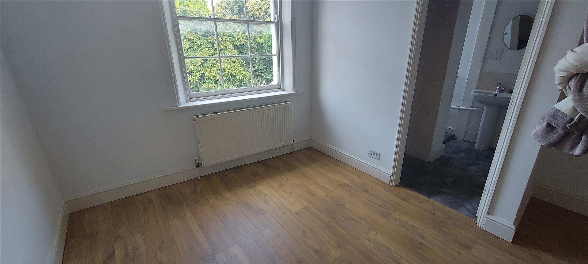 Flat Mare Street in Greater London