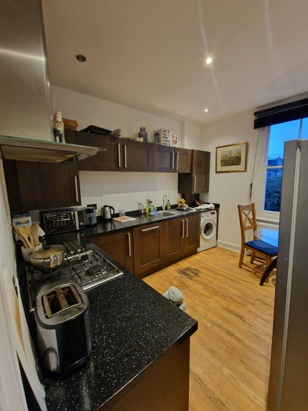 Room Valetta Road in Greater London