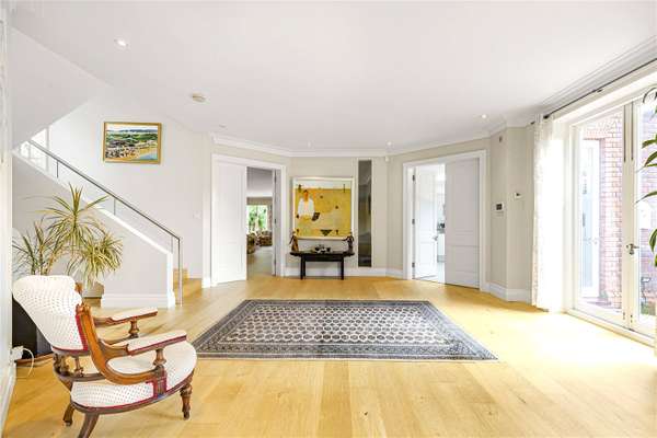 House Ormond Road in Greater London
