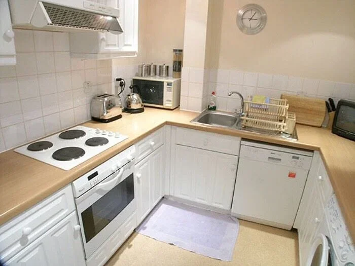 Room Leigham Court Road in Greater London