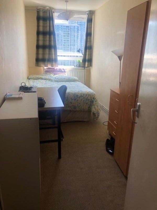 Room Leigham Court Road in Greater London