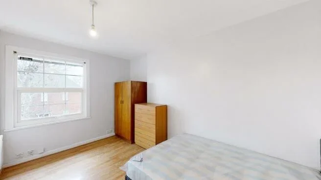 Flat Wulfstan Street in Greater London