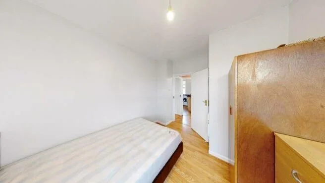 Flat Wulfstan Street in Greater London
