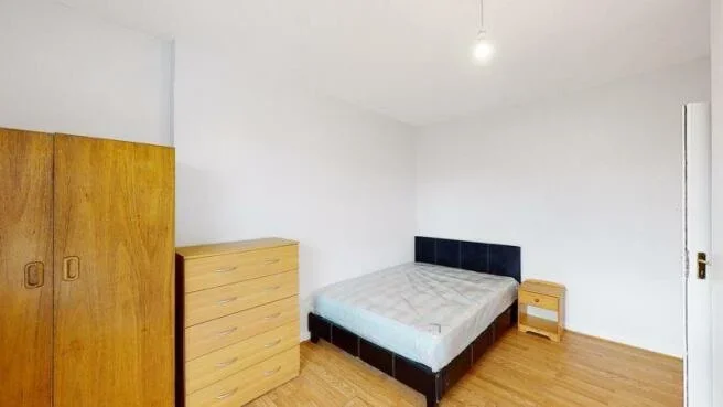 Flat Wulfstan Street in Greater London