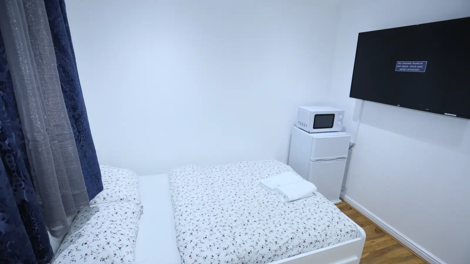 Room Felixstowe Road in Greater London