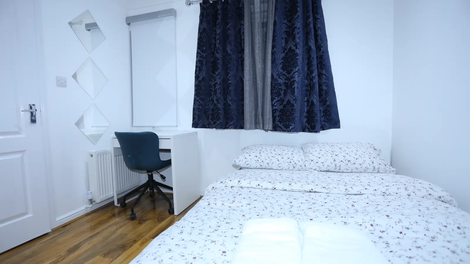Room Felixstowe Road in Greater London