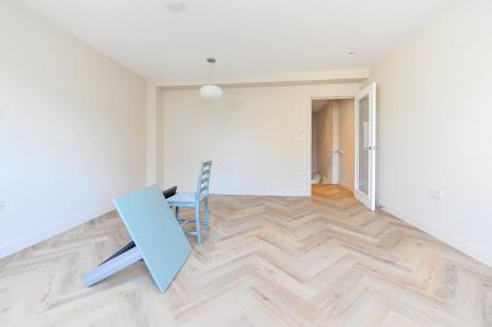 Flat Warwick Way in City of Westminster
